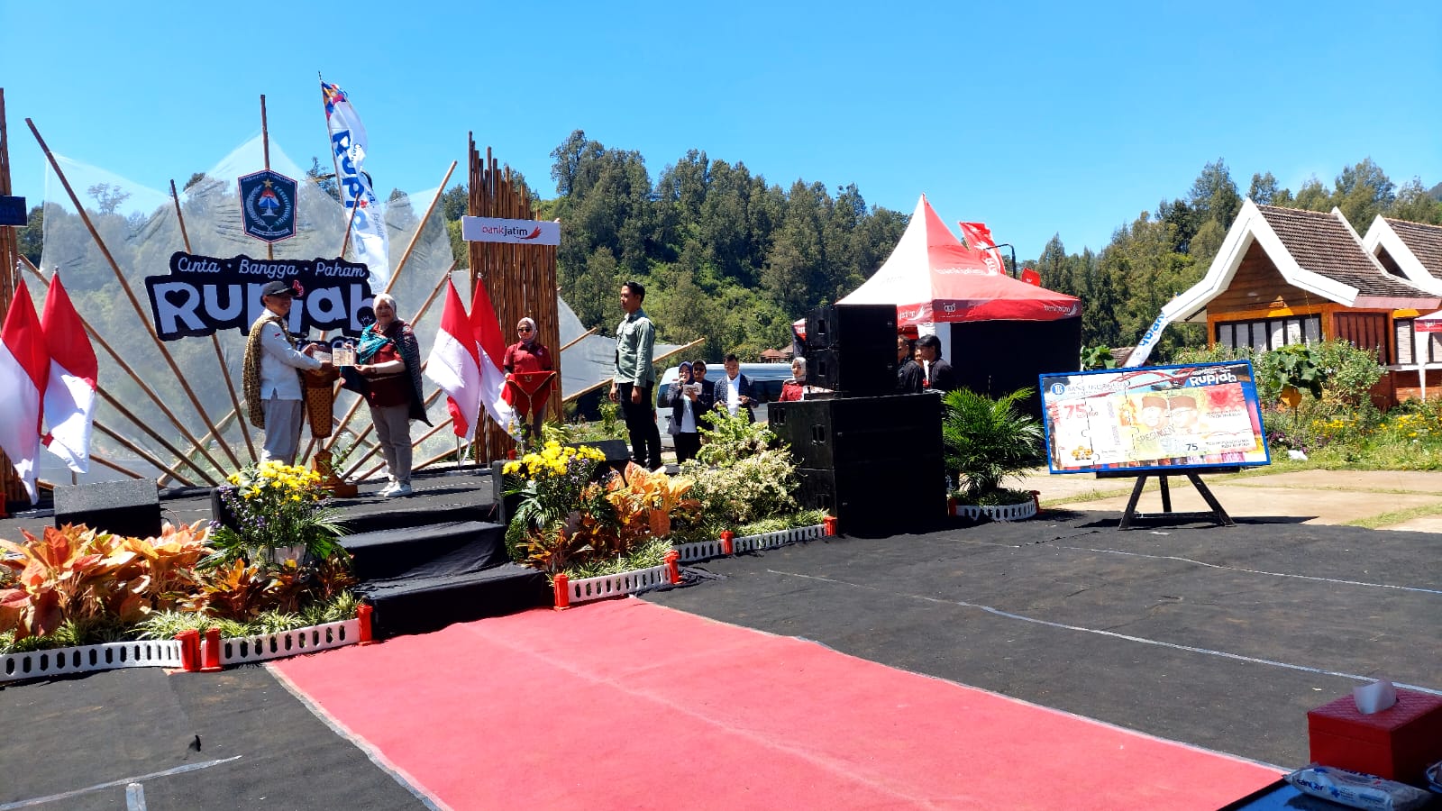 Bank Indonesia dan Bank Jatim Gaungkan Cinta, Bangga, Paham Rupiah di Desa Ranupani