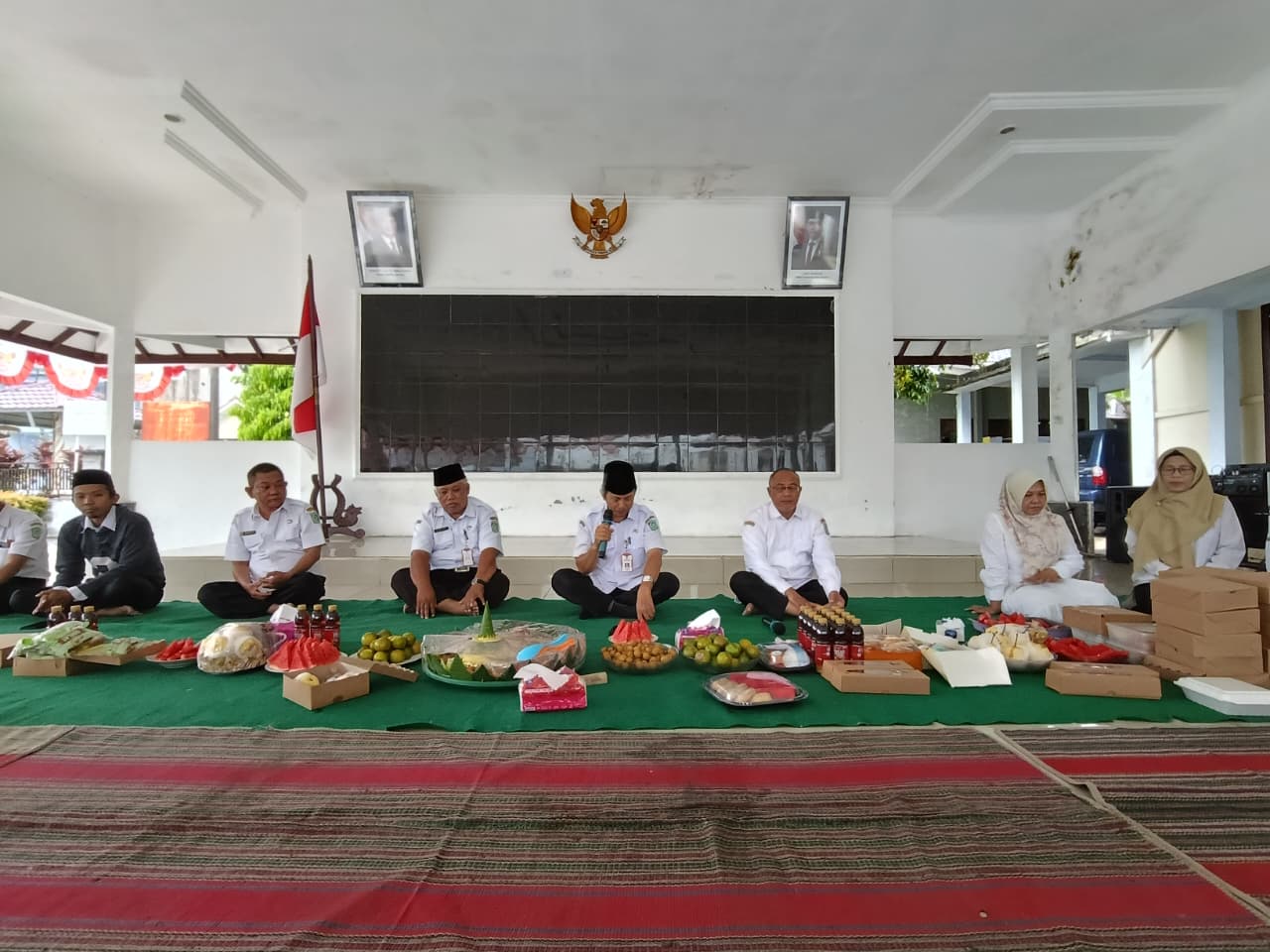 Memperingati Maulid Nabi Muhammad Shallallahu ‘Alaihi Wasallam di Pendopo Kecamatan Senduro 