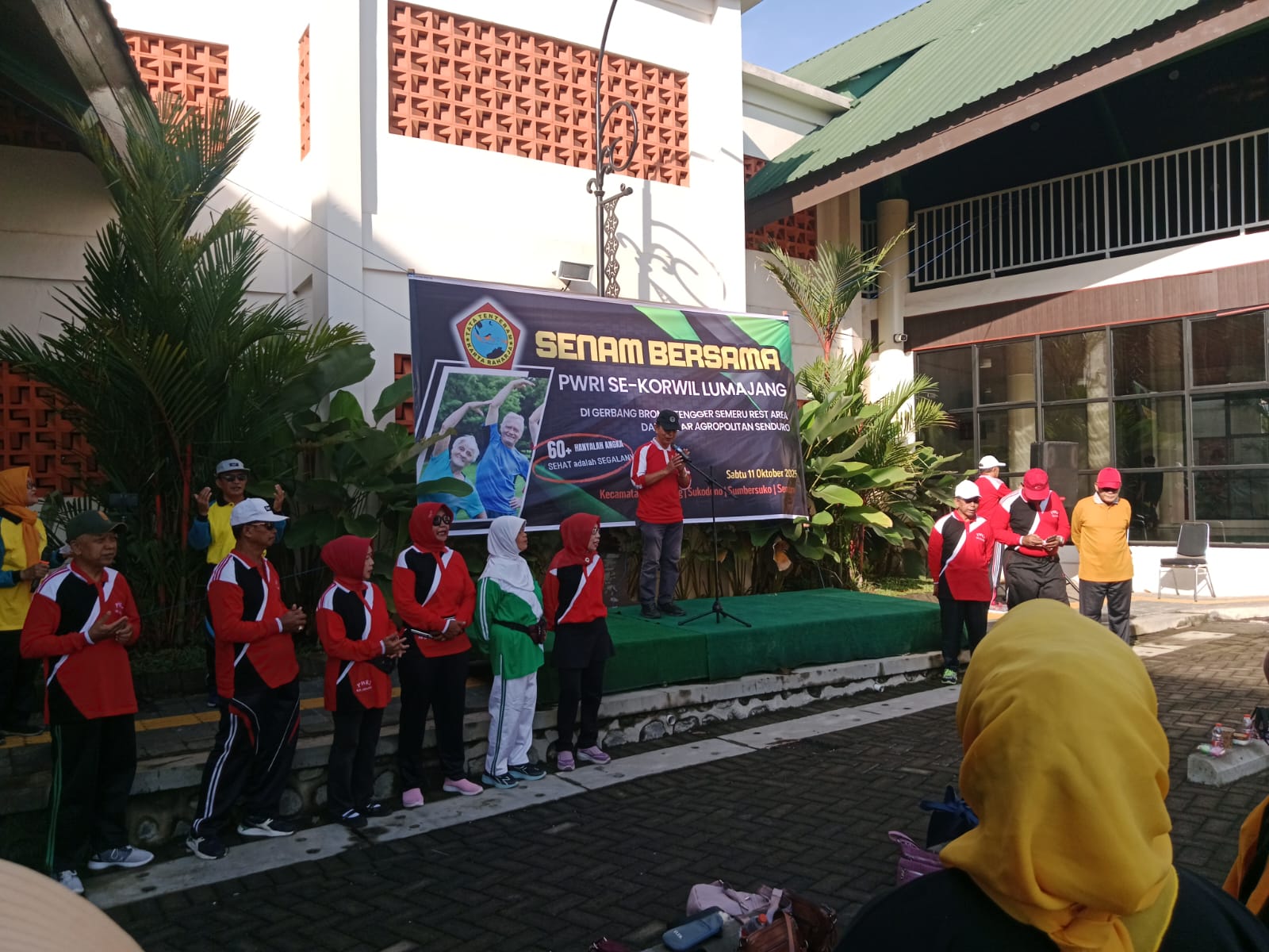 Gelar Senam Sehat Bersama Dengan PWRI se Korwil Lumajang