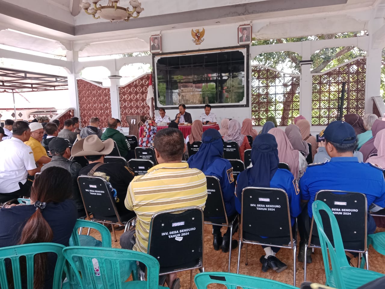 Sosialisasi, Penataan Bangunan dan Saluran Drainase di Desa Senduro dan Desa Kandangan Kecamatan Sen