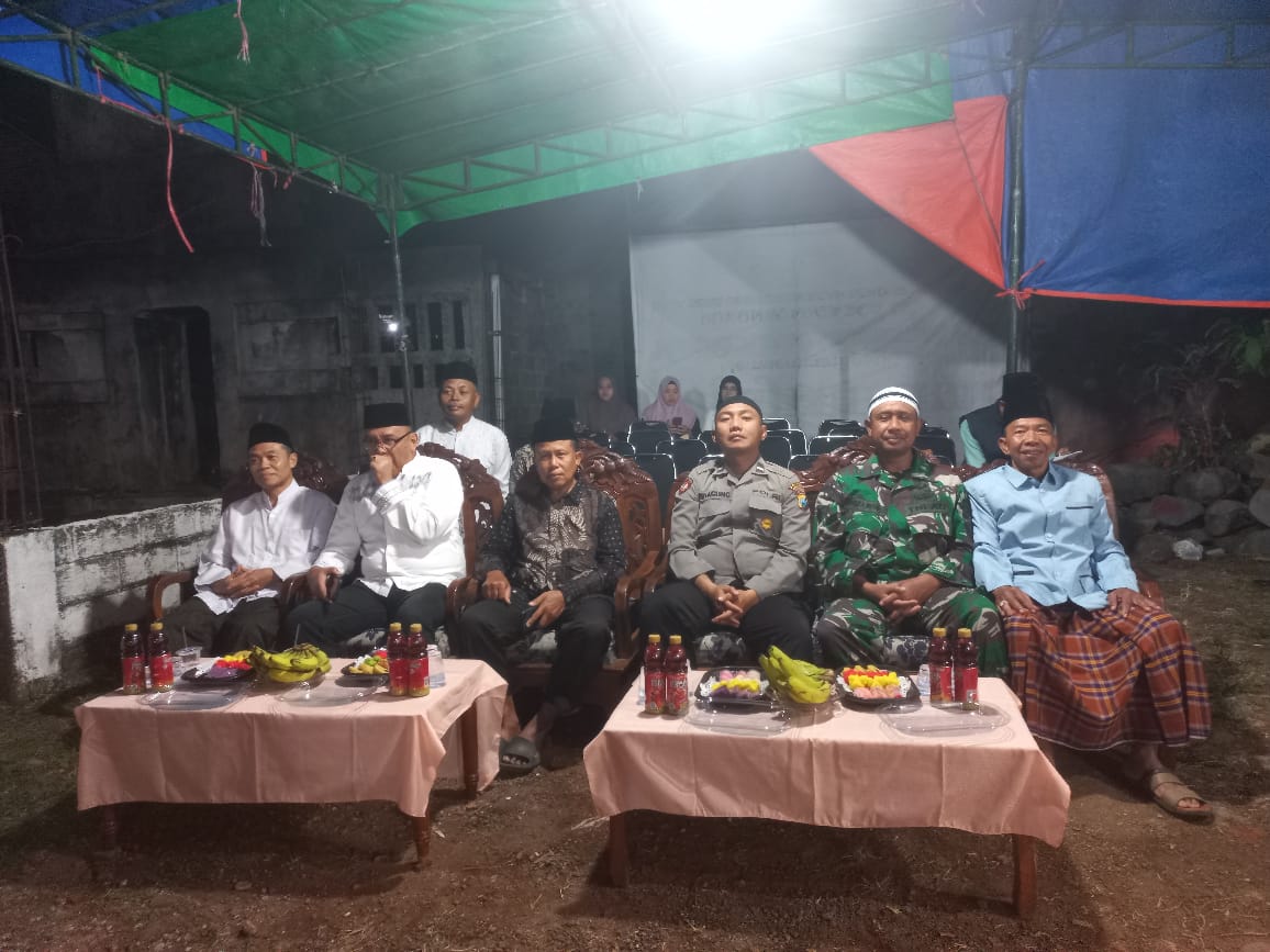 Pengajian akbar dalam rangka memperingati Maulid Nabi Muhammad SAW di Desa Senduro