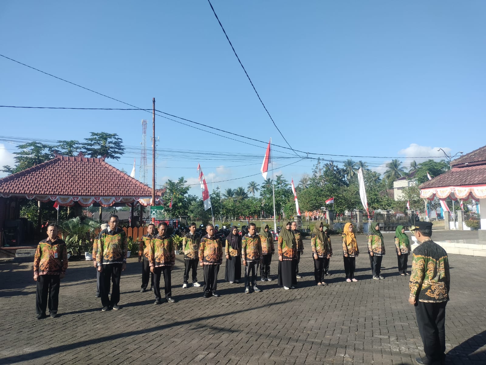 APEL PAGI HARI KAMIS DI HALAMAN KANTOR KECAMATAN SENDURO