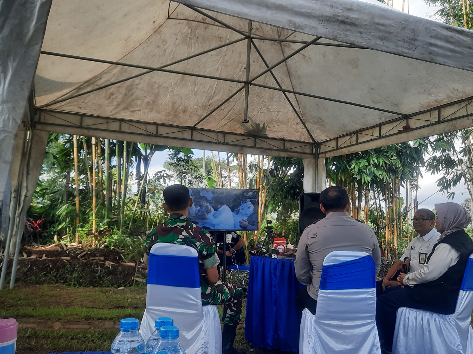 Camat Senduro hadiri Penanaman Jagung Serentak di Lahan Perhutsos Buper Desa Kandangtepus