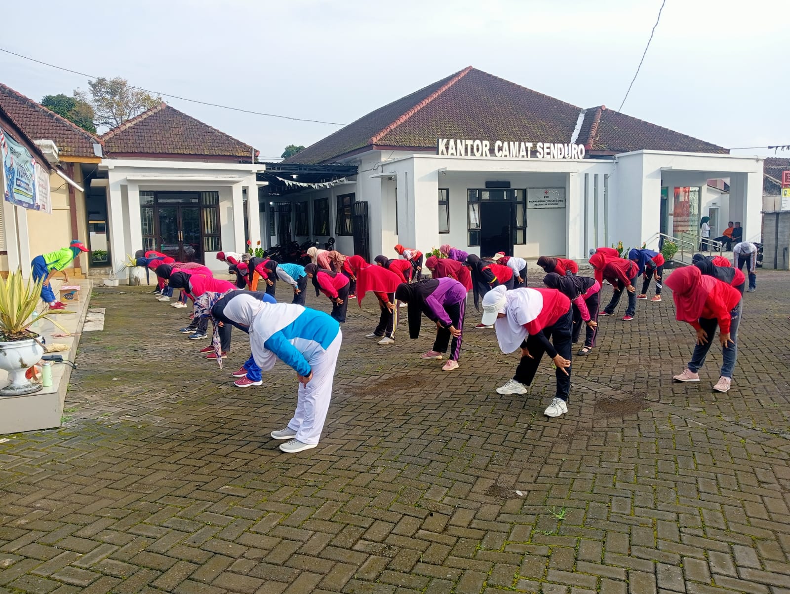 KEGIATAN SENAM LANSIA BERSAMA KECAMATAN SENDURO HARI JUM'AT 2026