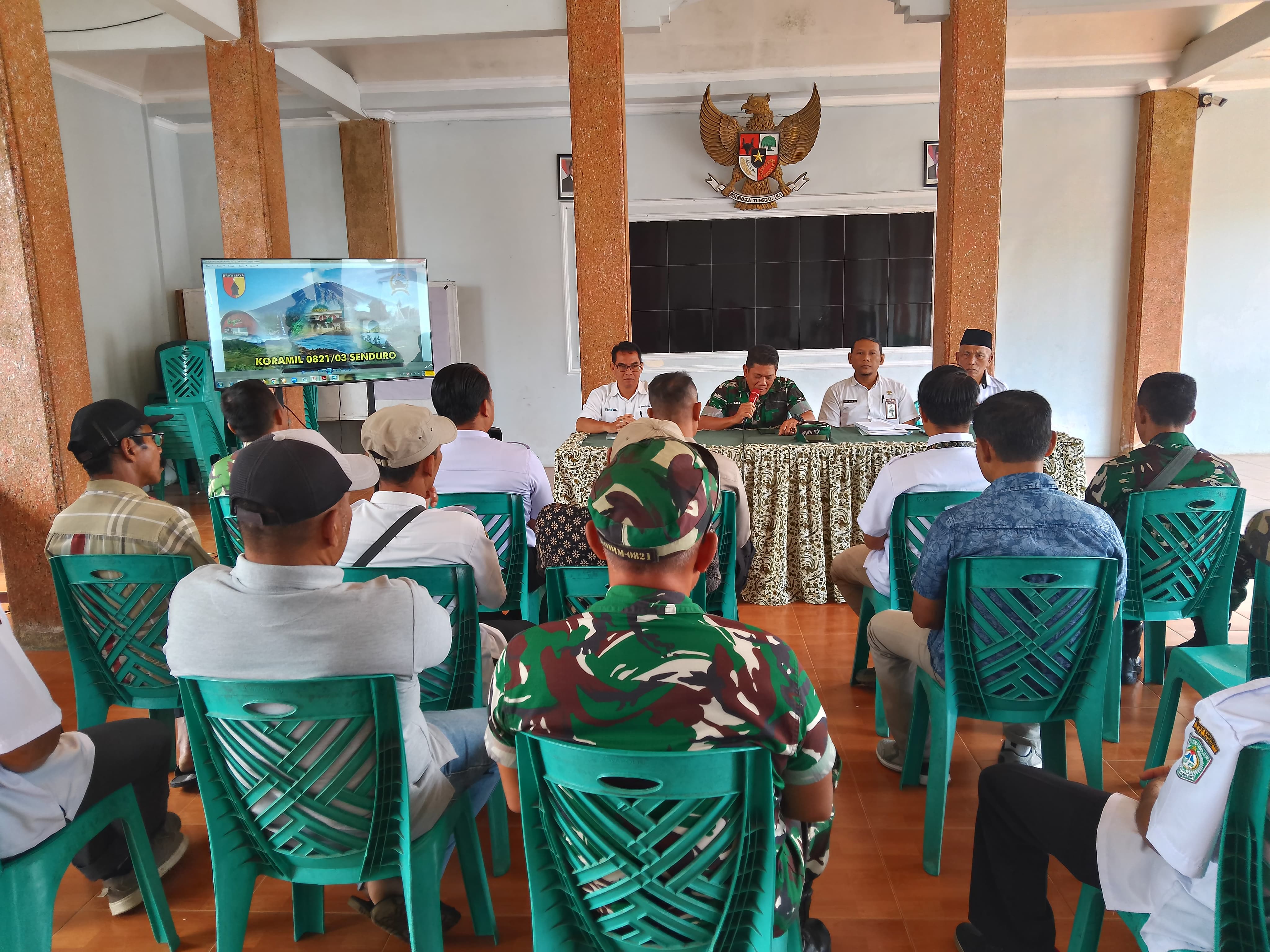 Percepat Pembangunan Yonif TP, Camat Senduro Koordinasi dengan Kodim, Asper, dan Kades Burno