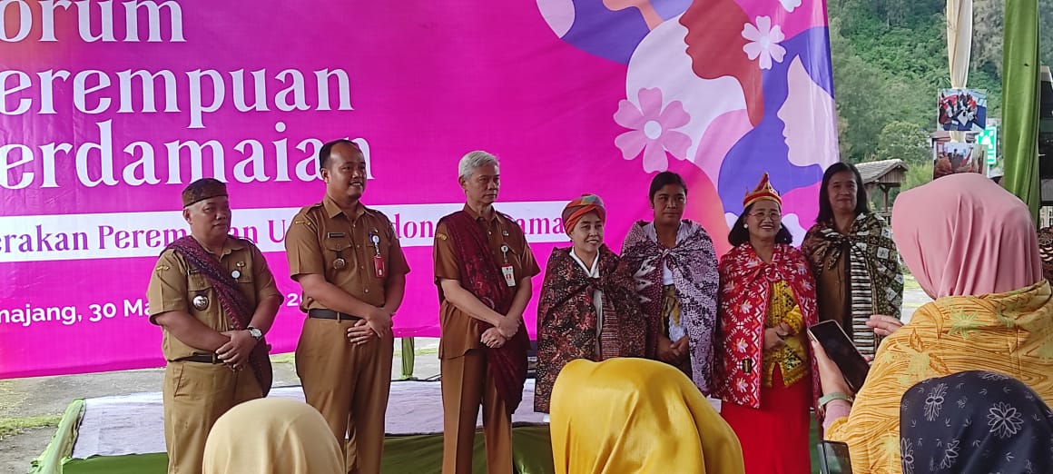 Camat Senduro Hadiri Forum Perempuan Perdamaian di Ranupani