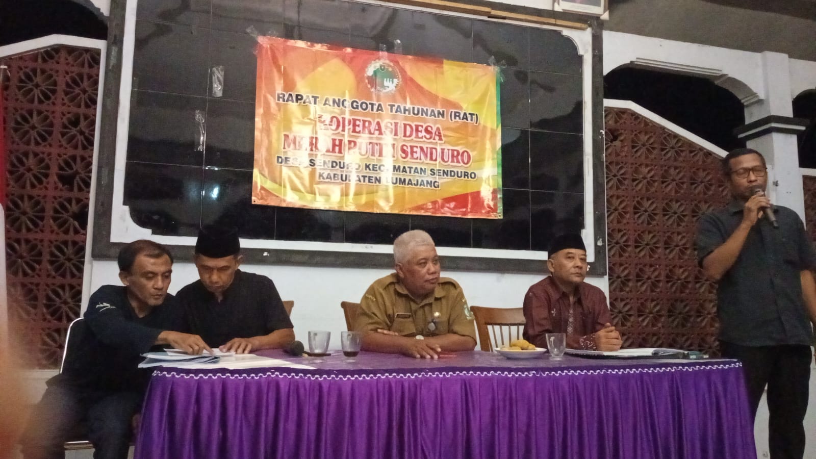 Tingkatkan Ekonomi Desa, Sekcam Senduro Hadiri RAT Kopdes Merah Putih Desa Senduro 2026