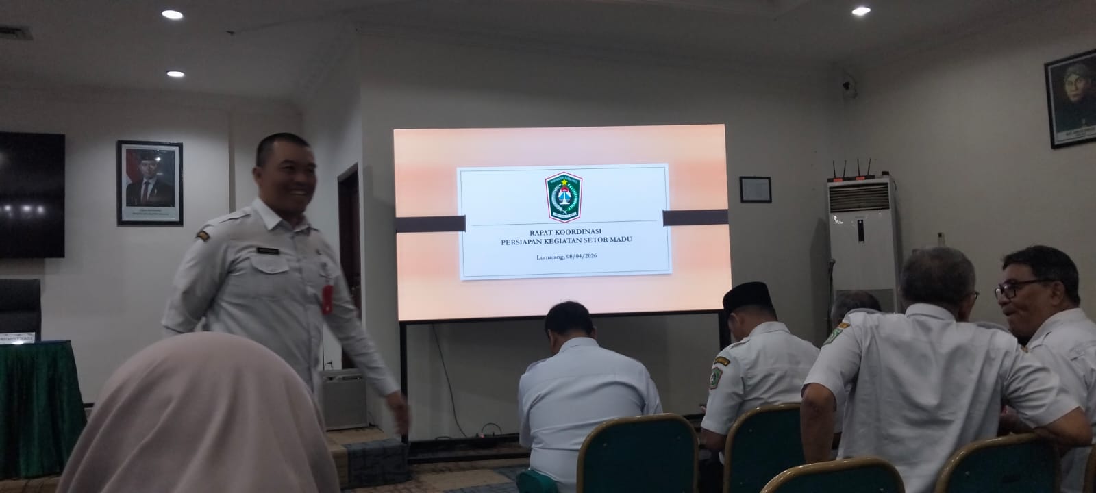 Kasi Pemerintahan Kecamatan Senduro Hadiri Rapat Persiapan Setor Madu di Pemkab Lumajang