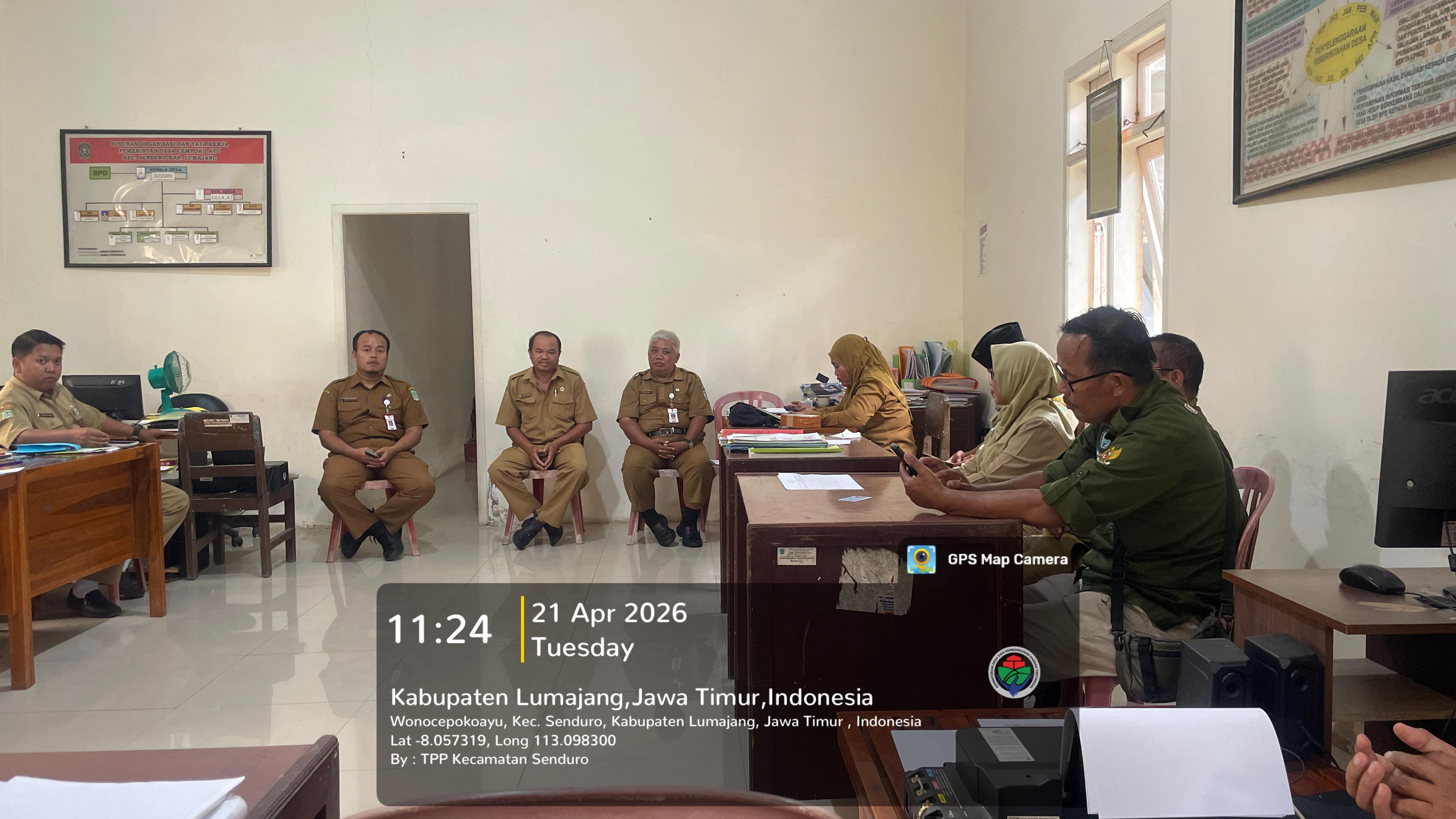Tim Binwas Kecamatan Senduro Intensifkan Monev Administrasi di Desa Wonocepokoayu
