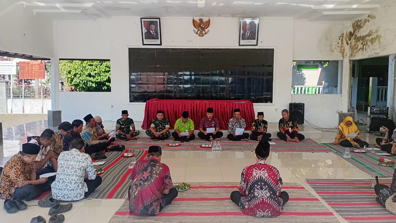 Tingkatkan Sinergitas dan Kerohanian, Camat Senduro Bersama Forkopimca Laksanakan Istighosah Bersama