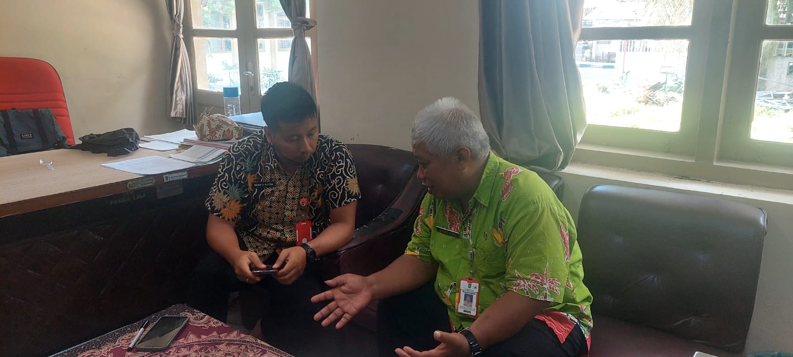 Perkuat Tata Kelola Desa, Sekcam Senduro Koordinasi Intensif dengan DPMD Lumajang