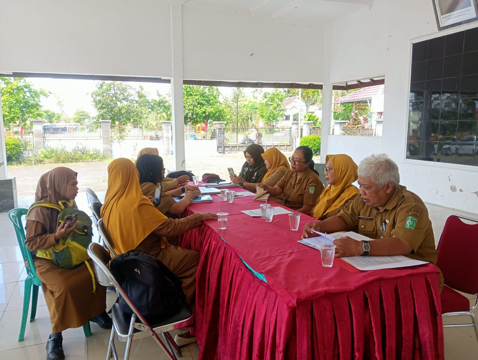 Perkuat Transparansi, Tim Binwas Kecamatan Senduro Evaluasi Raperdes P-APBDes TA 2026