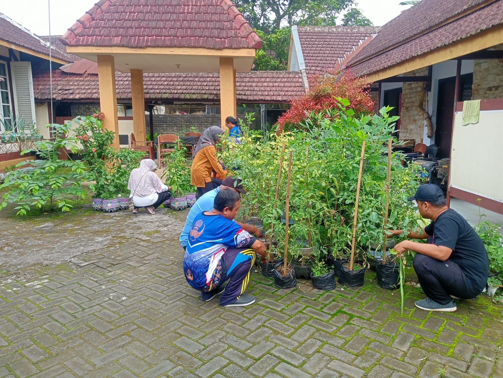Camat Senduro Pimpin Gerakan ASRI untuk Ciptakan Lingkungan Bersih dan Sehat