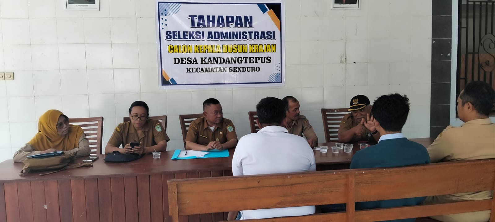 Tim Panwascam Senduro Pantau Langsung Seleksi Administrasi Calon Kadus Krajan Desa Kandangtepus