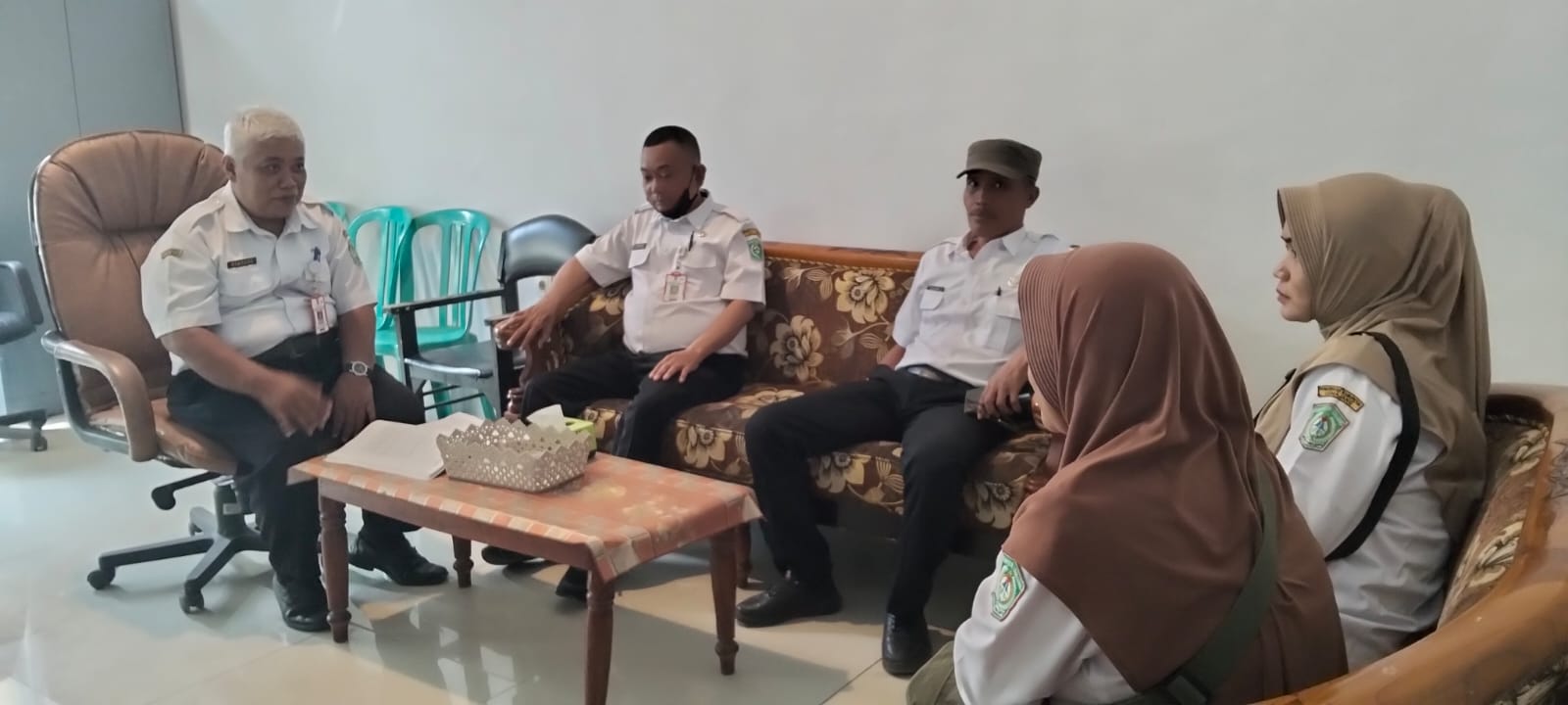 Sekcam dan Kasipem Senduro Pimpin Rapat Koordinasi Bersama Pemerintah Desa Bedayu