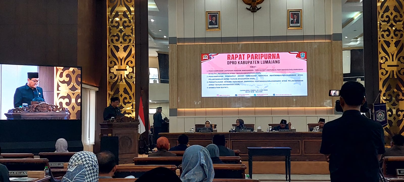 Sekcam Senduro Menghadiri Rapat Paripurna DPRD Kabupaten Lumajang untuk Mengawal Kebijakan Daerah