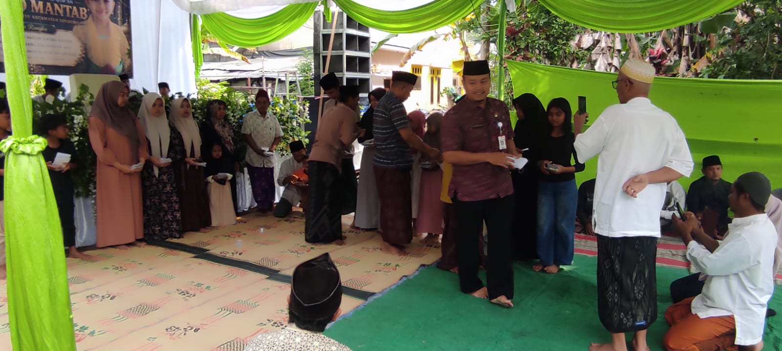 Camat Senduro Hadiri Santunan Anak Yatim dan Kaum Duafa di Desa Wonocepokoayu