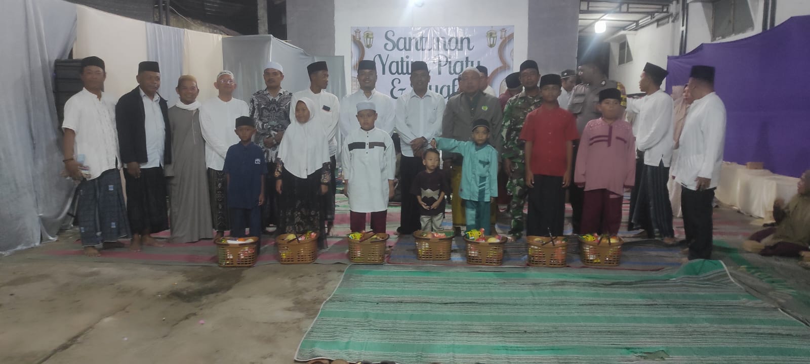 Camat Senduro Hadiri Santunan Anak Yatim Piatu dan Kaum Duafa di Desa Senduro