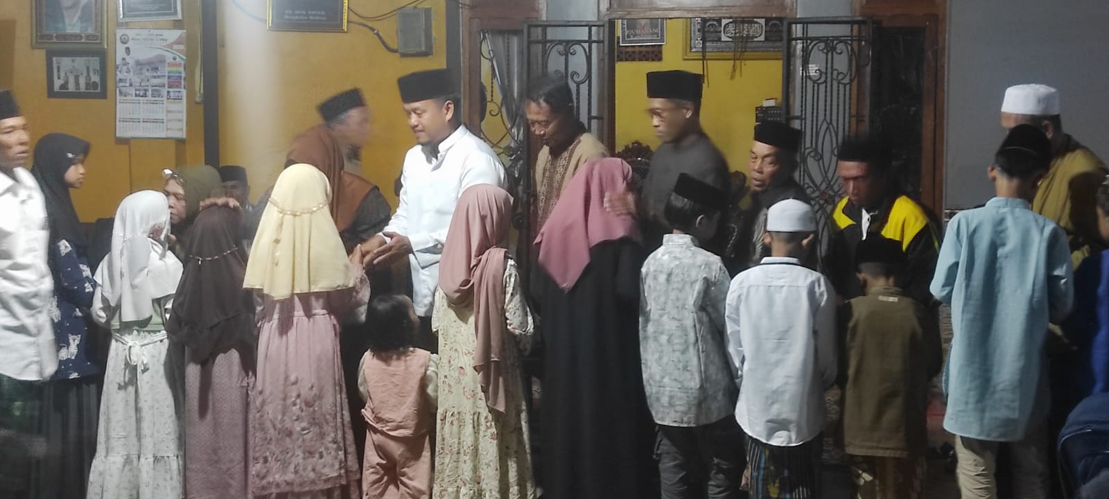 Giat Jumat Berkah, Camat Senduro Hadiri Santunan Anak Yatim dan Kaum Duafa di Desa Kandangan