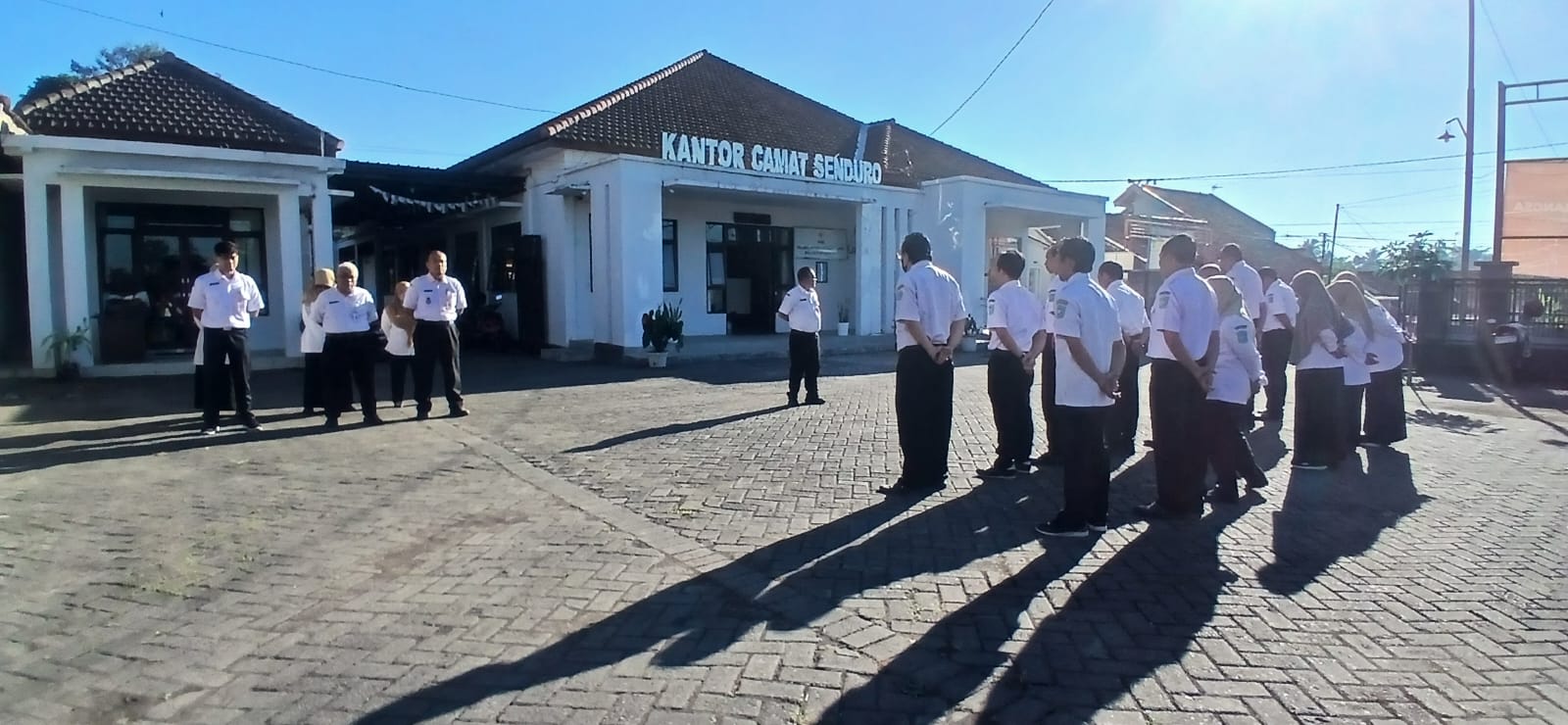 Kasi Pemerintahan Pimpin Apel Pagi, Perkuat Sinergitas Lintas Sektoral di Kecamatan Senduro