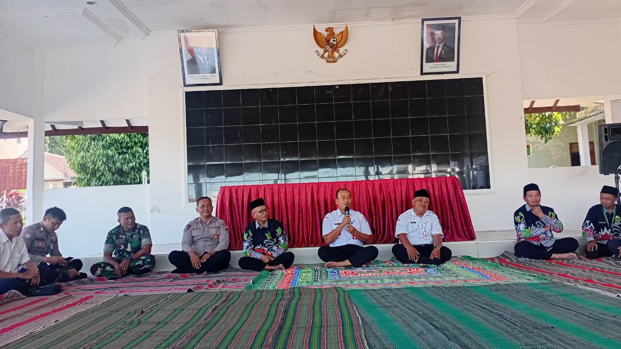 Camat Senduro Hadiri Tasyakuran Umroh Sekcam di Pendopo Kecamatan