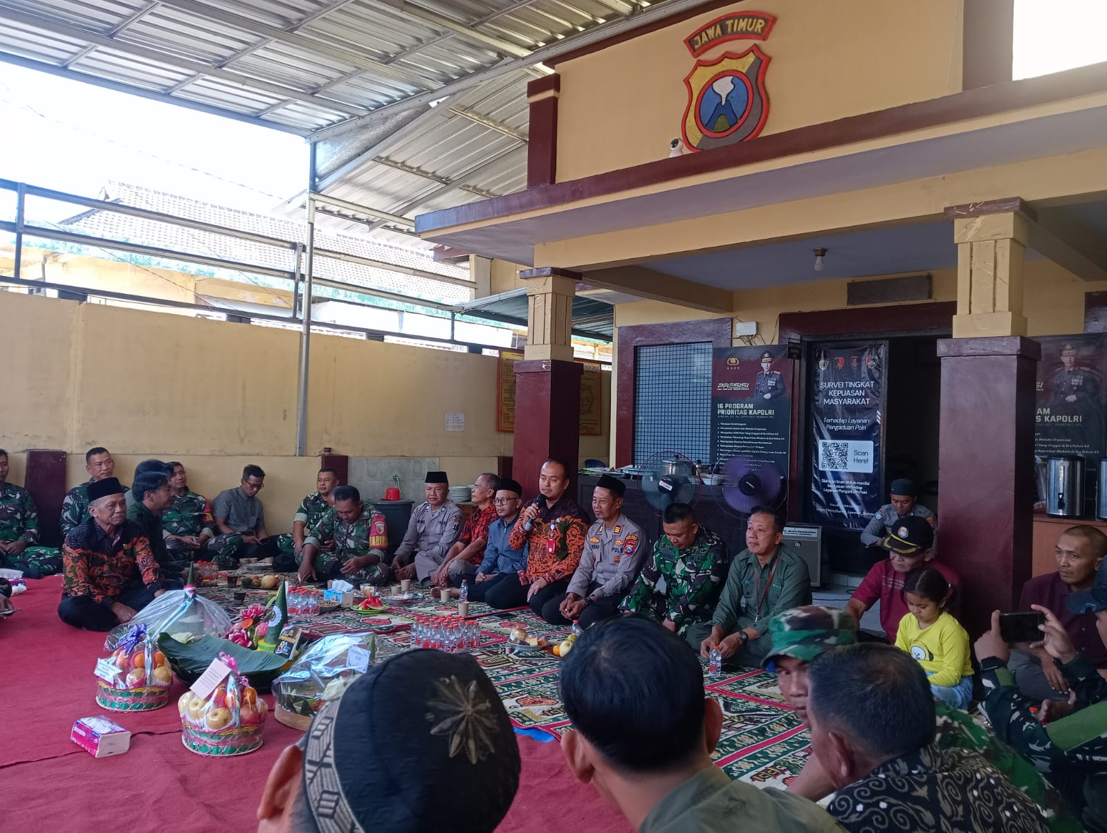 Camat Senduro Hadiri Tasyakuran HUT Bhayangkara Ke-80 di Polsek Senduro