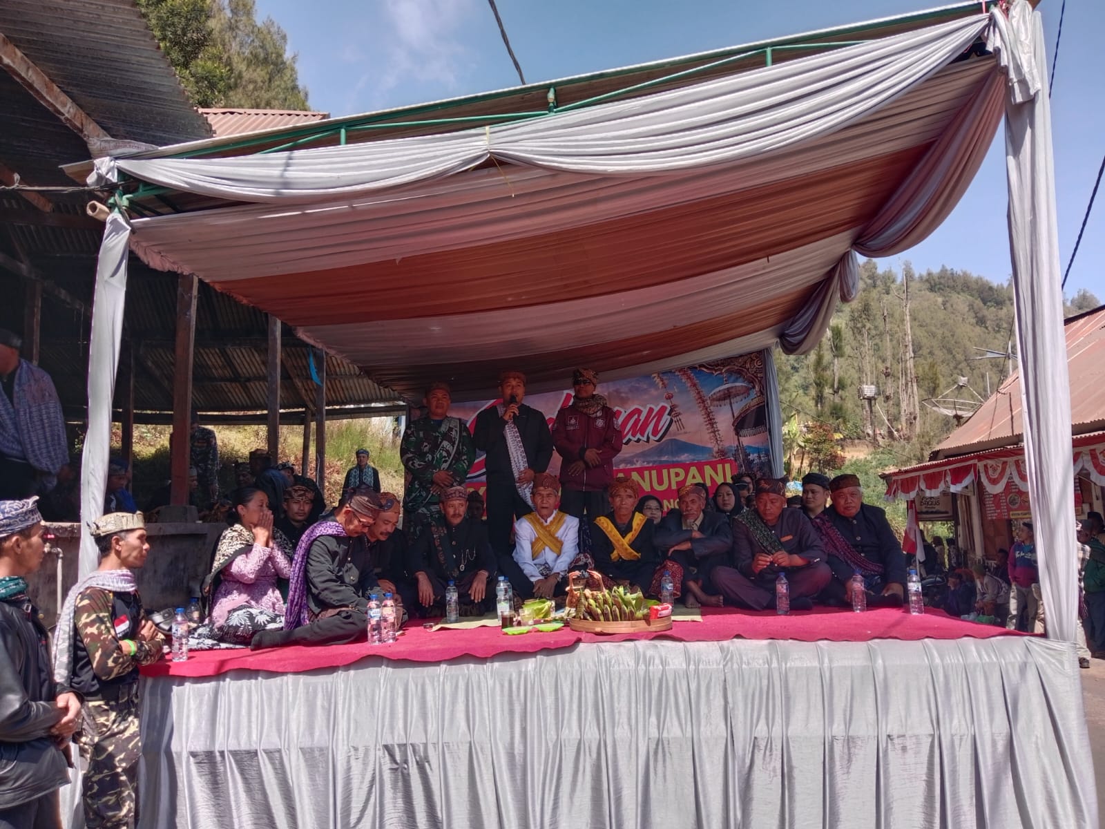 Masyarakat Ranupani Melakukan Penutupan Hari Raya Karo